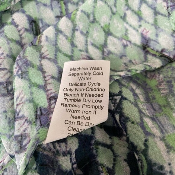 Cabi Sheer Green Printed Blouse Snakeskin Print Floaty Style #746 Small Romantic - Picture 7 of 8